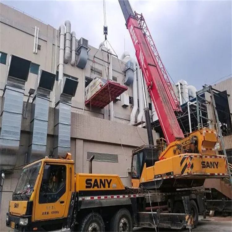 小金租赁大型汽车吊，助力工程项目高效进行