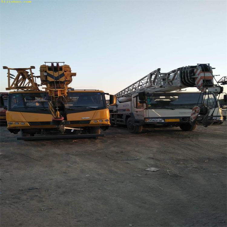 小金吊车吊挖机正确办法